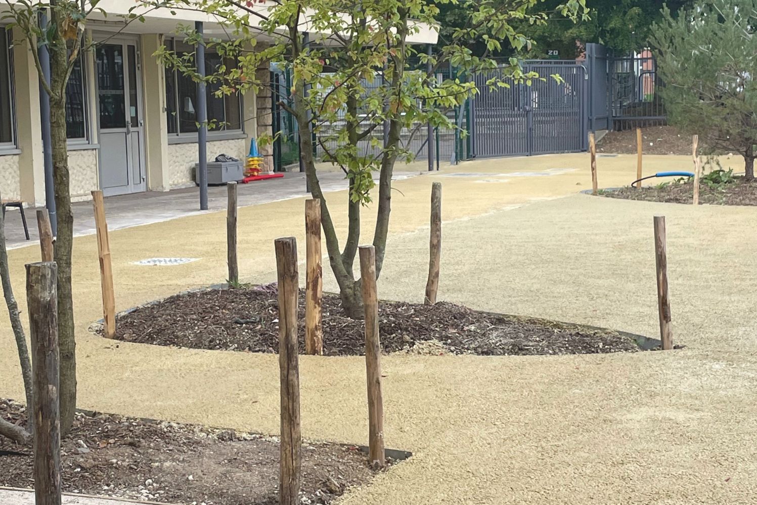 Réfection d’une cours de récréation grâce au béton drainant